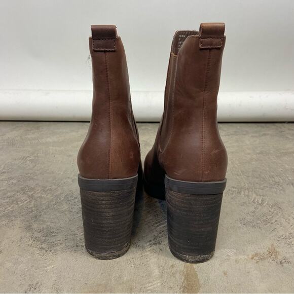 Crown Vintage Size 9.5 Chocolate Brown Genuine Leather Chunky Heel Ankle Booties - Picture 4 of 13